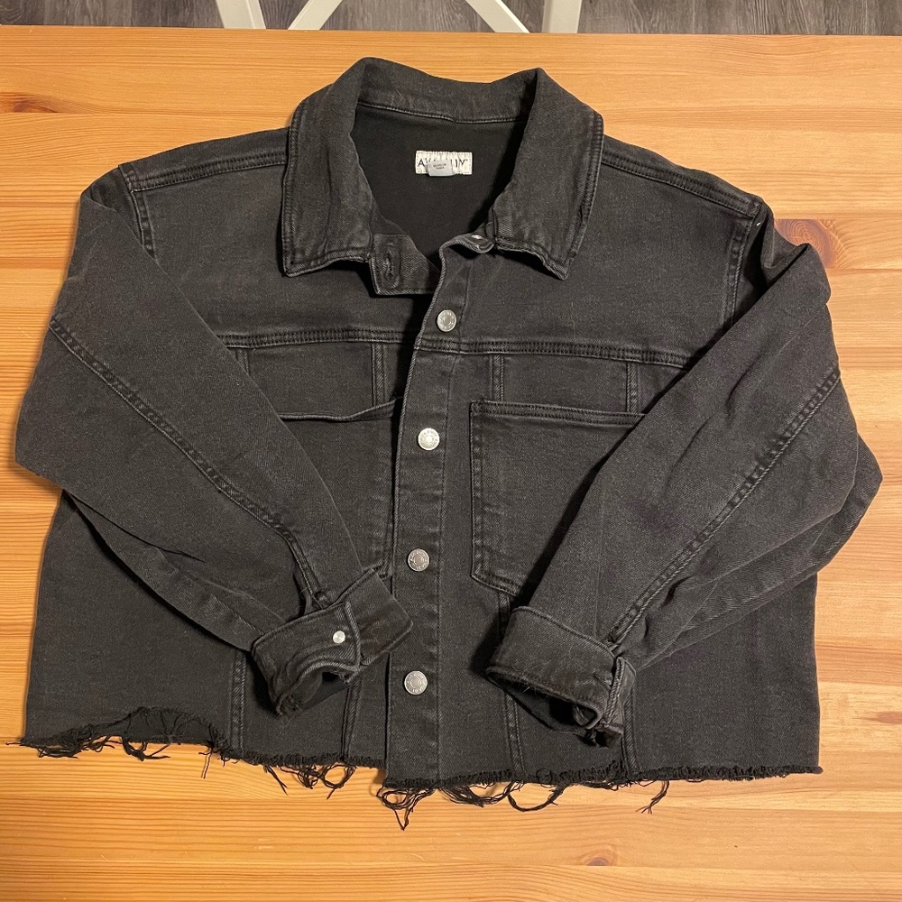 Ava Viv Cropped Denim Jacket - Size X